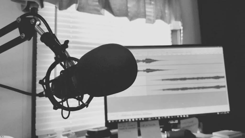 Top 10 Must-Hear Tech Podcasts Every Geek Needs to Follow Now!